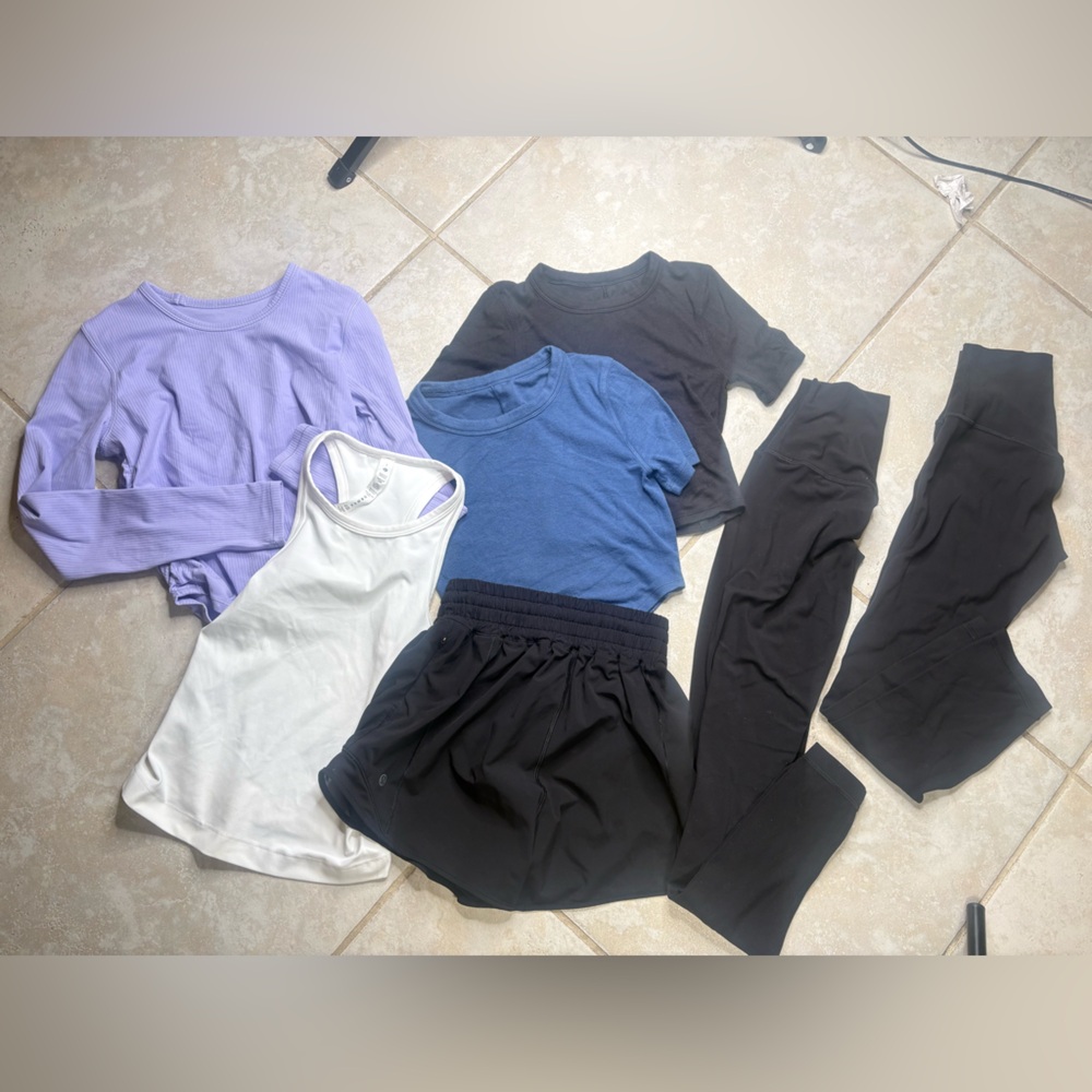 Women’s Lululemon Athletica Size 2 Bundle Leggings, Shorts and Shirts 7 pieces